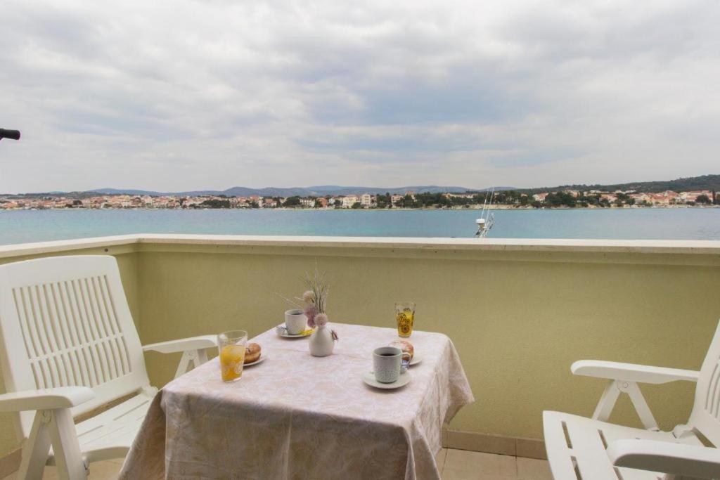 Riva 2 Appartement Krapanj Buitenkant foto