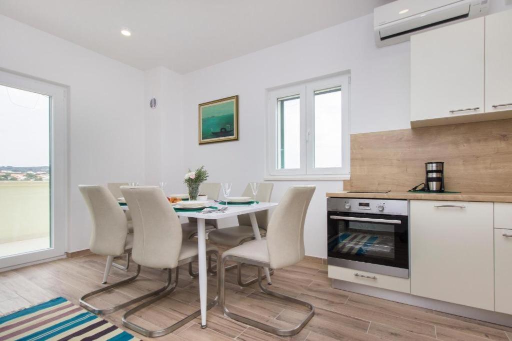 Riva 2 Appartement Krapanj Buitenkant foto