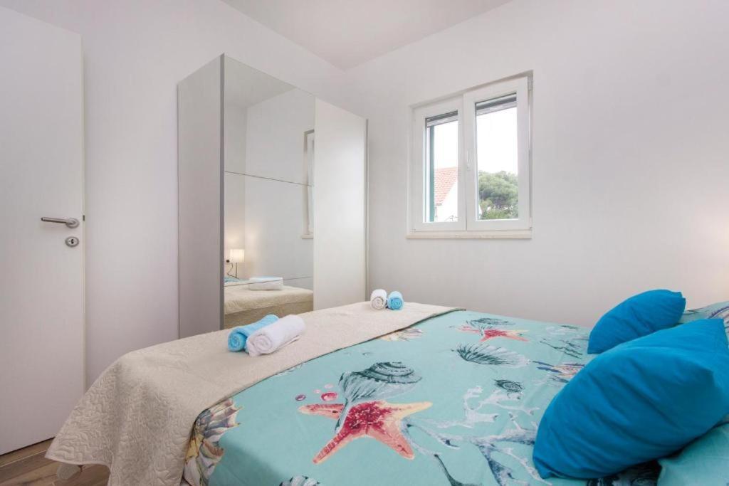 Riva 2 Appartement Krapanj Buitenkant foto