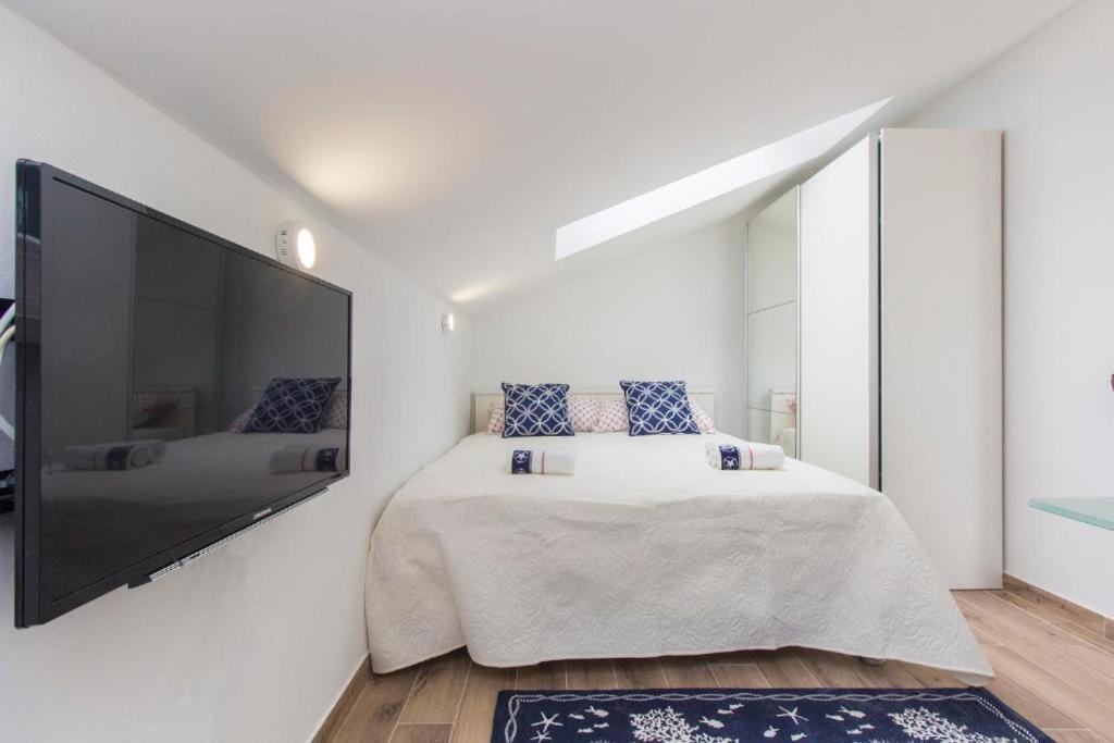 Riva 2 Appartement Krapanj Buitenkant foto