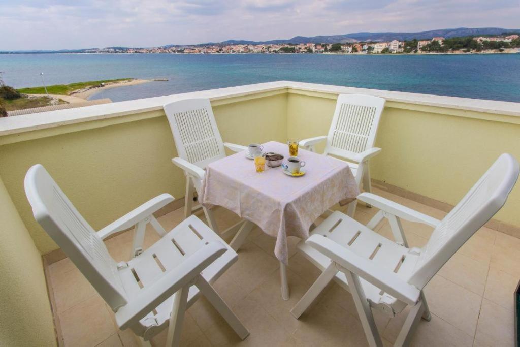 Riva 2 Appartement Krapanj Buitenkant foto