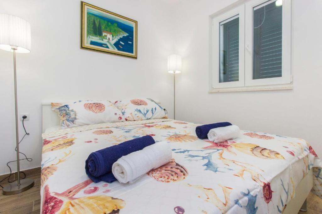 Riva 2 Appartement Krapanj Buitenkant foto
