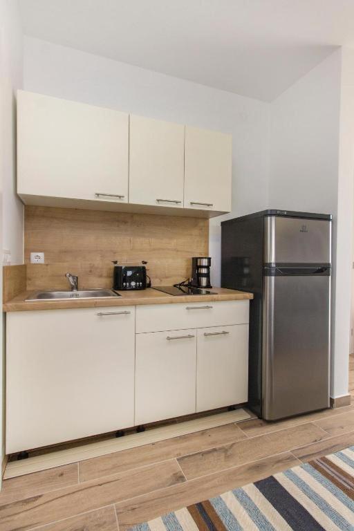 Riva 2 Appartement Krapanj Buitenkant foto